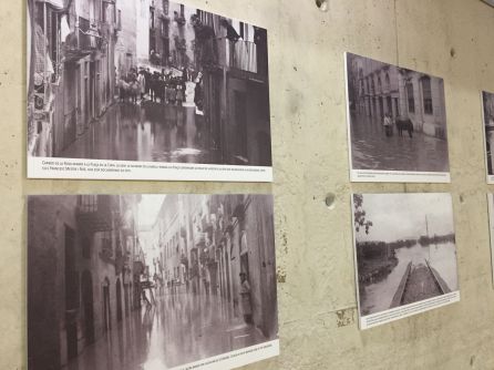 La biblioteca Marcel·lí Domingo exposa 17 de les fotografies del fons de Mestre i Noé sobre la riuada de 1907 a Tortosa. La biblioteca Marcel·lí Domingo exposa 17 de les fotografies del fons de Mestre i Noé sobre la riuada de 1907 a Tortosa.