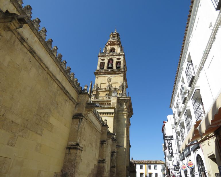 Fachada de la Mezquita-Catedral de Córdoba. Fachada de la Mezquita-Catedral de Córdoba.