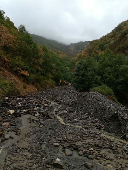 La carretera de Peñalba de Santiago no puede con la lluvia La carretera de Peñalba de Santiago no puede con la lluvia