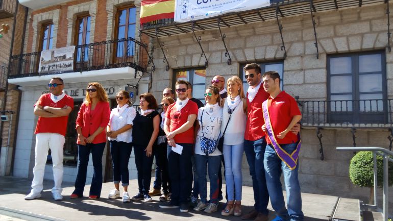 La corporación municipal da el pistolezado a San Antolín La corporación municipal da el pistolezado a San Antolín