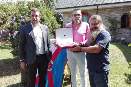 Raúl Pérez recibe el Botillo de Oro del Partido del Bierzo Raúl Pérez recibe el Botillo de Oro del Partido del Bierzo