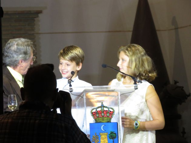 Carmen y Rafael explican su vínculo con la viña durante el pregón de Ezequiel Martínez Carmen y Rafael explican su vínculo con la viña durante el pregón de Ezequiel Martínez
