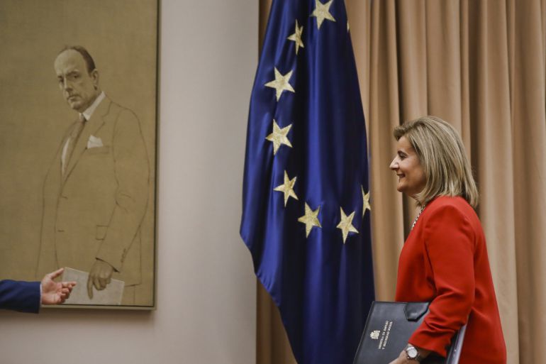 La ministra de Empleo, Fátima Báñez, momentos antes de su comparecencia en la Comisión de Empleo para informar de las previsiones del Gobierno para hacer efectiva la prórroga del plan Prepara La ministra de Empleo, Fátima Báñez, momentos antes de su comparecencia en la Comisión de Empleo para informar de las previsiones del Gobierno para hacer efectiva la prórroga del plan Prepara