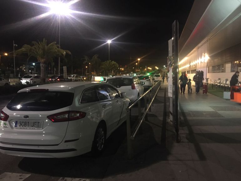 Parada de taxis del Aeropuerto de Ibiza Parada de taxis del Aeropuerto de Ibiza