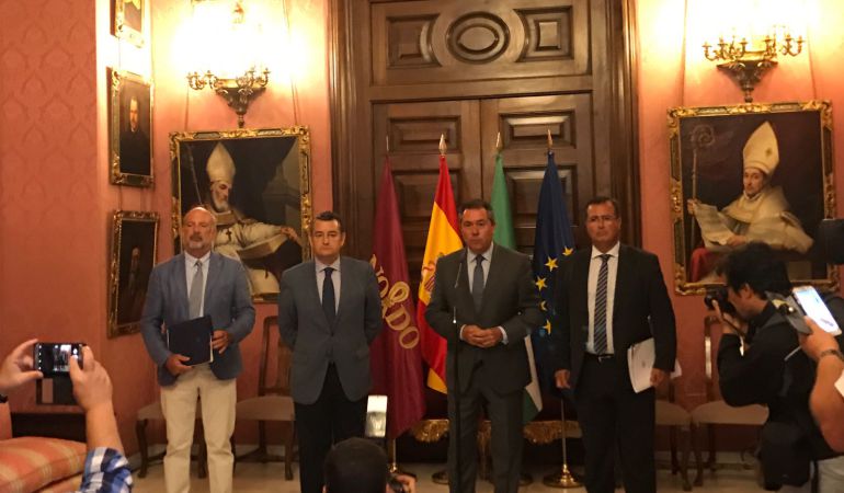 Espadas: "Hay que revisar el número de eventos en la calle" Espadas: "Hay que revisar el número de eventos en la calle"