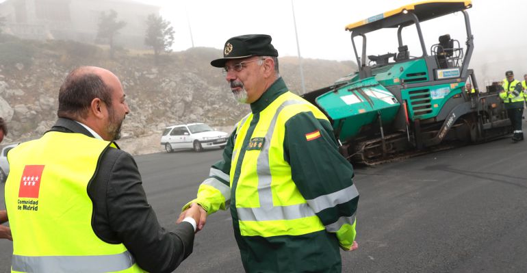 Pedro Rollán visita las obras en la carretera M-604 Pedro Rollán visita las obras en la carretera M-604