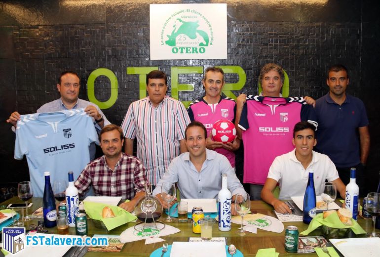 El FS Talavera renueva su convenio con Cárnicas Otero El FS Talavera renueva su convenio con Cárnicas Otero