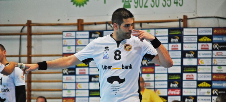 David Mendoza en un partido la pasada temporada ante el Ángel Ximenez-Avia de Puente Genil David Mendoza en un partido la pasada temporada ante el Ángel Ximenez-Avia de Puente Genil