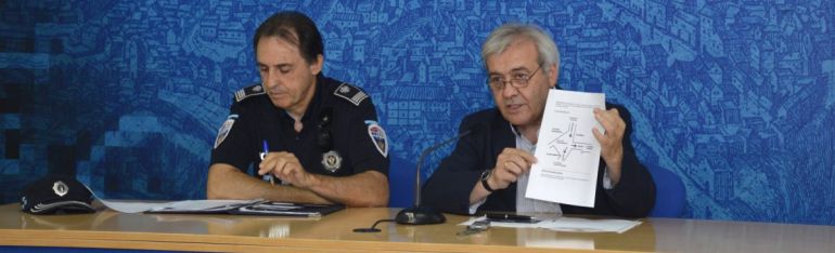 El concejal de seguridad, Juan José Pérez del Pino, presenta el plan de seguridad para el espectáculo "Luz Toledo 2017" El concejal de seguridad, Juan José Pérez del Pino, presenta el plan de seguridad para el espectáculo "Luz Toledo 2017"