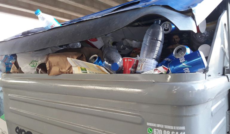 Imagen de un contenedor sin vaciar Imagen de un contenedor sin vaciar