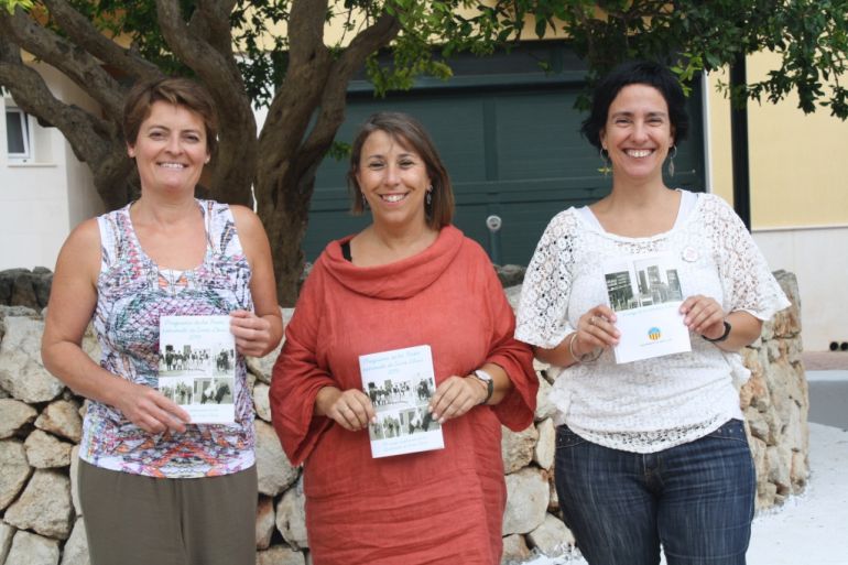 La ya ex concejal Lluvia Juncadella (derecha) junto a la alcaldesa Montse Morlà (izquierda) y Teresa Borràs del PSOE (centro). La ya ex concejal Lluvia Juncadella (derecha) junto a la alcaldesa Montse Morlà (izquierda) y Teresa Borràs del PSOE (centro).