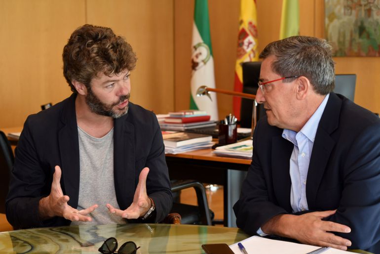 Encuentro de Heras-Casado, nuevo director del Festival de Granada, con José Entrena, presidente de la Diputación de Granada Encuentro de Heras-Casado, nuevo director del Festival de Granada, con José Entrena, presidente de la Diputación de Granada