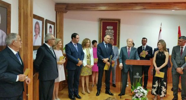 Francisco Manzanares en su discurso con motivo de la inauguración del Salón de los Ediles Francisco Manzanares en su discurso con motivo de la inauguración del Salón de los Ediles