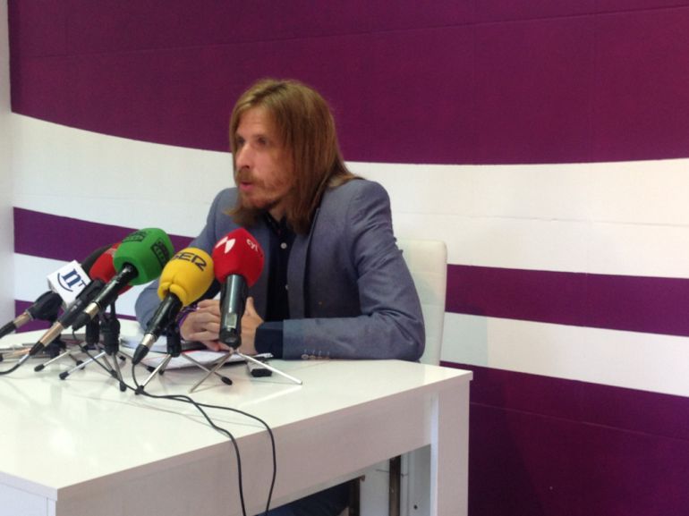 Podemos tacha de "pelotazo luminario" la renovación del alumbrado impulsada por PP y PSOE Podemos tacha de "pelotazo luminario" la renovación del alumbrado impulsada por PP y PSOE