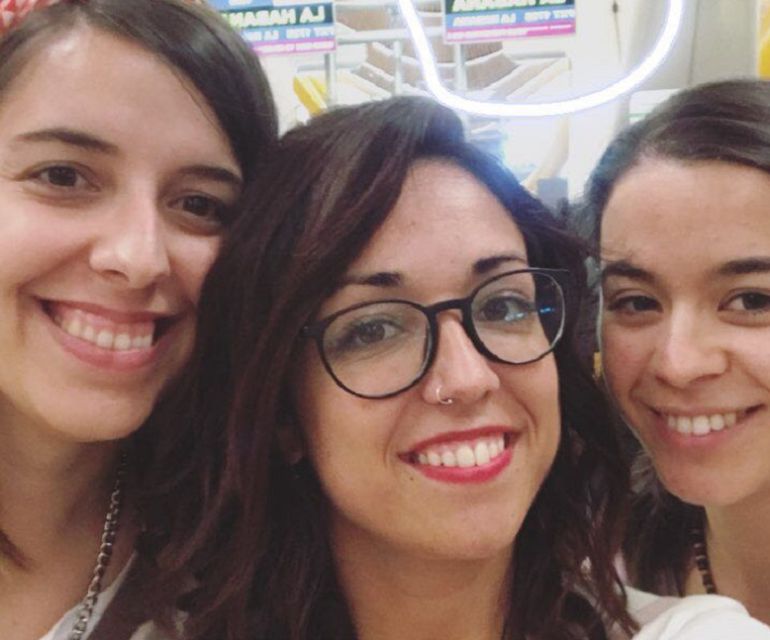 Uxía Iglesias, Lucía Pérez y Marta Mariño, en Barajas durante el viaje de ida a Cuba en donde se vieron atrapadas por el huracán Irma. Uxía Iglesias, Lucía Pérez y Marta Mariño, en Barajas durante el viaje de ida a Cuba en donde se vieron atrapadas por el huracán Irma.
