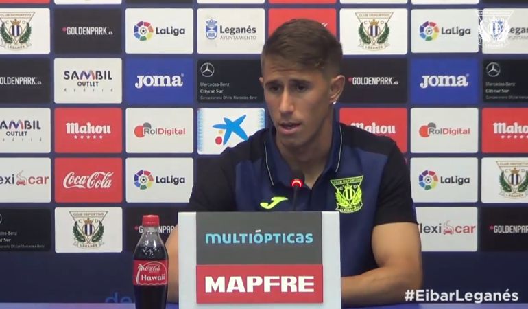 El extremo compareciendo en rueda de prensa El extremo compareciendo en rueda de prensa