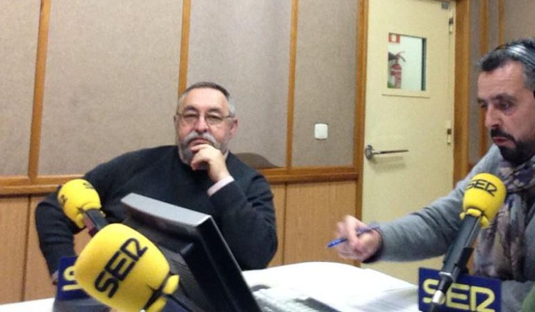 Bienvenido Puelles durante una de las emisiones del programa Cruz de Guía Bienvenido Puelles durante una de las emisiones del programa Cruz de Guía