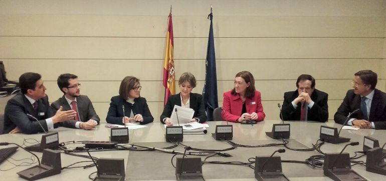 El Gobierno firma con la empresa adjudicataria la construcción de la presa del río Mayor El Gobierno firma con la empresa adjudicataria la construcción de la presa del río Mayor