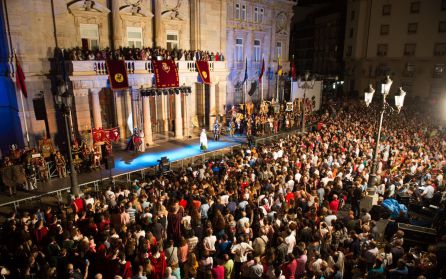 Ni la lluvia, ni los pitidos han impedido que López Miras pregonara las fiestas de Carthagineses y Romanos Ni la lluvia, ni los pitidos han impedido que López Miras pregonara las fiestas de Carthagineses y Romanos
