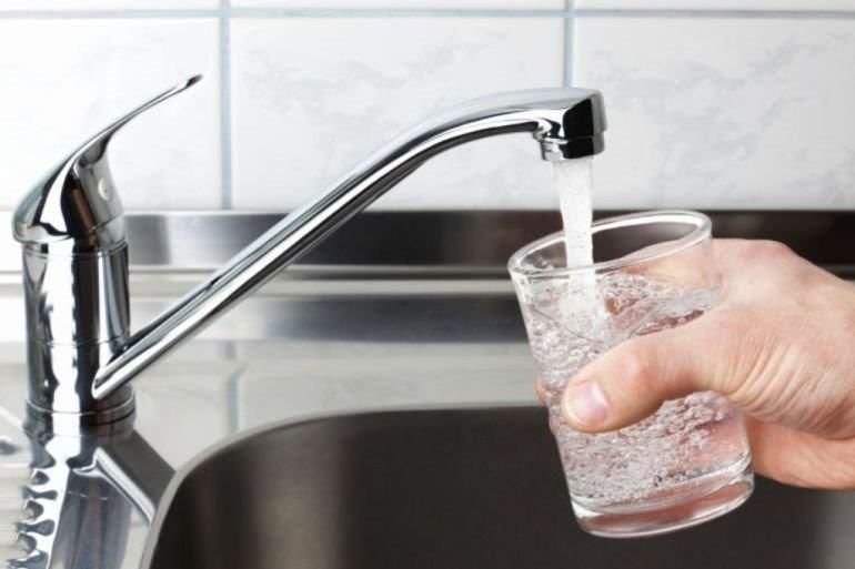 Más de la mitad de agua que se bebe en la Región es desalada Más de la mitad de agua que se bebe en la Región es desalada