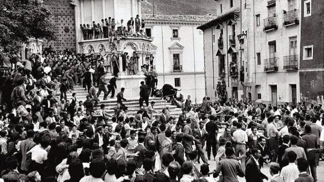 Vaquillas en Cuenca en los años 50. Vaquillas en Cuenca en los años 50.