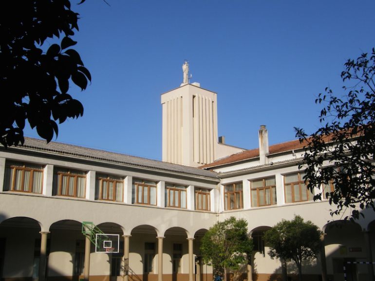 Imagen de uno de los patios del actual centro de formación profesional de Salesianos, en Pamplona. Imagen de uno de los patios del actual centro de formación profesional de Salesianos, en Pamplona.
