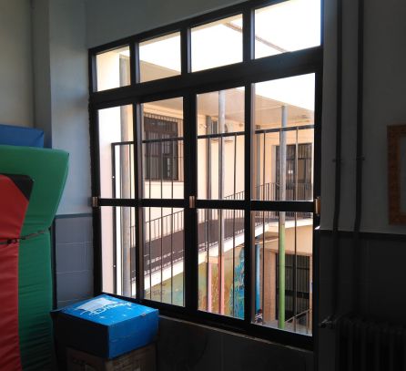 Instalaciones de SAFA desde el aula polivalente de la escuela infantil Instalaciones de SAFA desde el aula polivalente de la escuela infantil