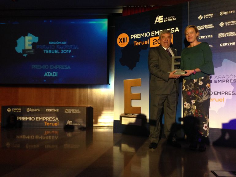 Entrega del premio a ATADI Entrega del premio a ATADI