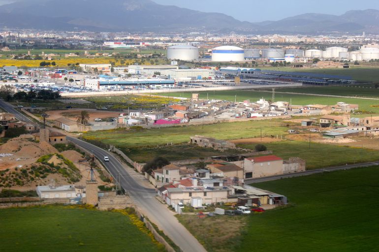 Cort ve "asumible" la ayuda mensual de mil euros para realojar a las 15 familias de Son Banya Cort ve "asumible" la ayuda mensual de mil euros para realojar a las 15 familias de Son Banya