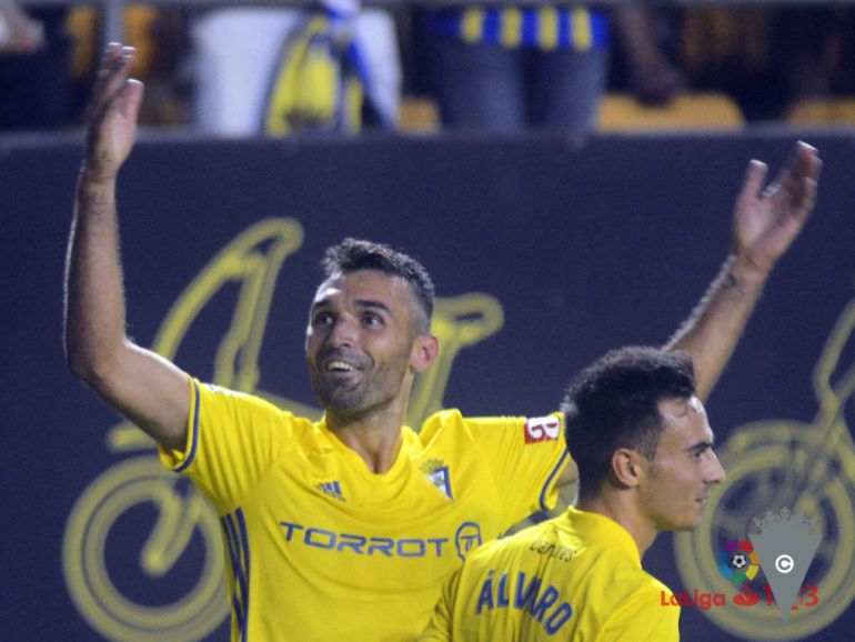 David Barral autor del gol de la victoria del Cádiz que apea a Osasuna de la copa del rey David Barral autor del gol de la victoria del Cádiz que apea a Osasuna de la copa del rey