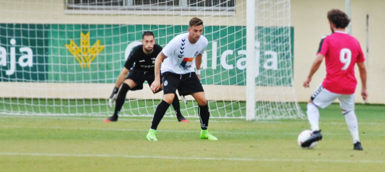 Pablo Coscolín en el partido ante el Albacete B Pablo Coscolín en el partido ante el Albacete B