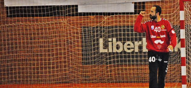 El portero del BM Ciudad Encantada, Leo Maciel, superó el 50% de paradas. El portero del BM Ciudad Encantada, Leo Maciel, superó el 50% de paradas.