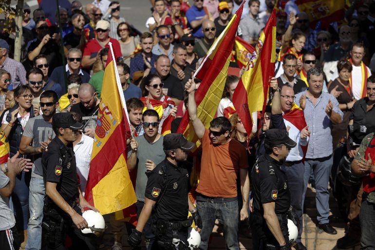 Tensión a las puertas de la asamblea de Unidos Podemos Tensión a las puertas de la asamblea de Unidos Podemos