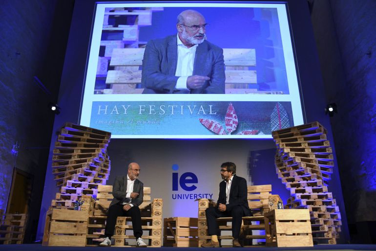 Imagen de uno de los eventos de esta XII edición,el escritor Fernando Aramburu (i) en una conversación sobre su obra junto con el periodista Jesús García Calero (d). EFE Pablo Martín Imagen de uno de los eventos de esta XII edición,el escritor Fernando Aramburu (i) en una conversación sobre su obra junto con el periodista Jesús García Calero (d). EFE Pablo Martín