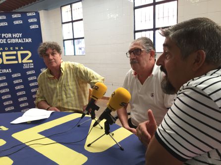 Lúis Gil, Carlos y Eduardo Trujillo durante su intervención en Hoy por Hoy Campo de Gibraltar. Lúis Gil, Carlos y Eduardo Trujillo durante su intervención en Hoy por Hoy Campo de Gibraltar.