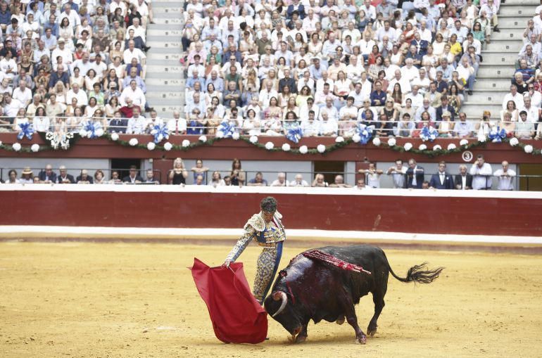 Imagen de archivo de una corrida de toros. Imagen de archivo de una corrida de toros.