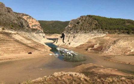 La Federación de Vela de Castilla la Mancha suspende toda actividad en el embalse de Entrepeñas por falta de agua: La Federación de vela suspende las actividades en Entrepeñas por falta de agua La Federación de Vela de Castilla la Mancha suspende toda actividad en el embalse de Entrepeñas por falta de agua: La Federación de vela suspende las actividades en Entrepeñas por falta de agua