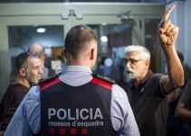 Los Mossos avisan del cierre y desalojo de colegios a las 06:00 horas del domingo
