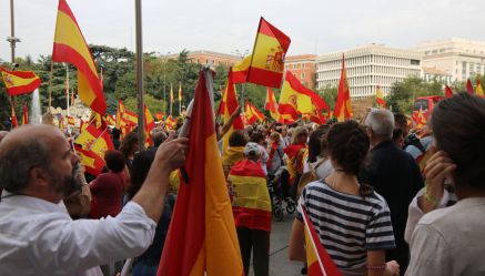 Miles de manifestantes se han concentrado en la plaza Cibeles.