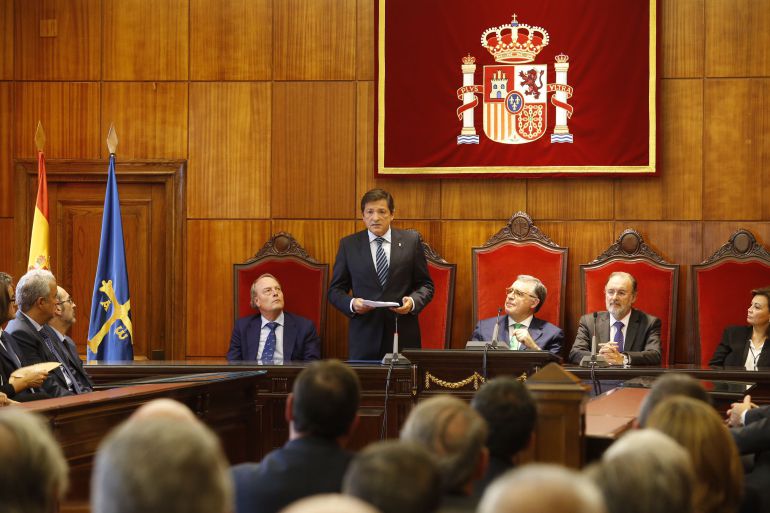 Javier Fernández interviene durante el acto de apertura del Año Judicial Javier Fernández interviene durante el acto de apertura del Año Judicial