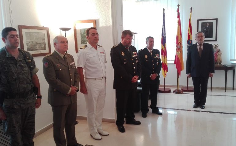 Apenas hubo representantes políticos en la fiesta de la Policía Nacional. Apenas hubo representantes políticos en la fiesta de la Policía Nacional.