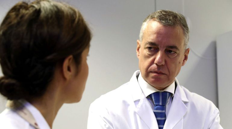 El lehendakari, Íñigo Urkullu, durante la visita realizada hoy al nuevo Banco de leche materna del Hospital de Galdakao (Bizkaia). El lehendakari, Íñigo Urkullu, durante la visita realizada hoy al nuevo Banco de leche materna del Hospital de Galdakao (Bizkaia).