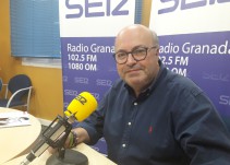 Diego Martínez, durante la entrevista en los estudios de Radio Granada