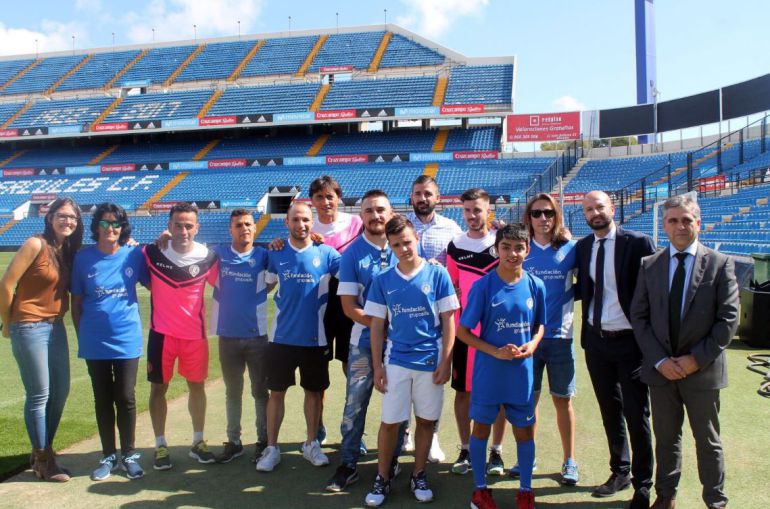 Los jugadores del Hércules Paralímpicos junto al cuerpo técnico Los jugadores del Hércules Paralímpicos junto al cuerpo técnico