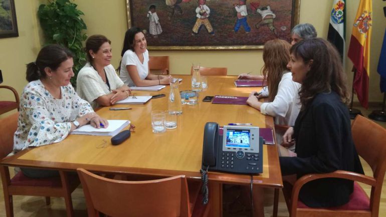 Reunión entre la Junta de Extremadura y Podemos Extremadura sobre los presupuestos autonómicos Reunión entre la Junta de Extremadura y Podemos Extremadura sobre los presupuestos autonómicos