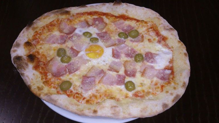 Una pizza de Restaurante O Chanto Una pizza de Restaurante O Chanto