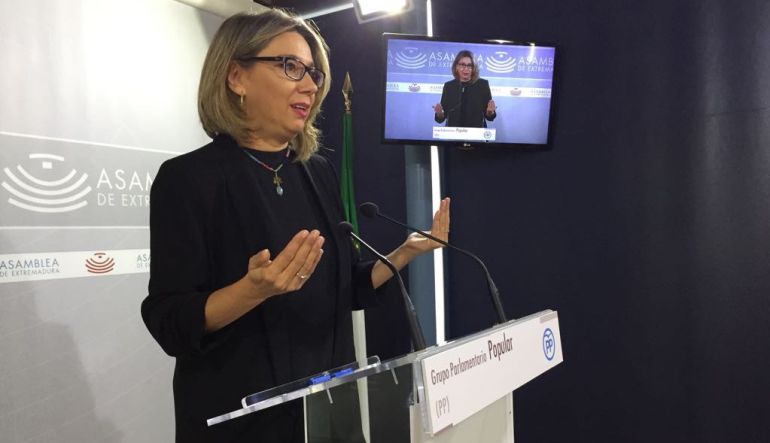 Cristina Teniente, portavoz parlamentaria popular, tras la reunión con Hacienda Cristina Teniente, portavoz parlamentaria popular, tras la reunión con Hacienda