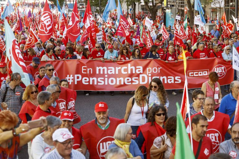 Las Marchas por las pensiones dignas, organizadas por CCOO y UGT, han culminado con una gran manifestación que ha tenido lugar hoy en Madrid. EFE.Emilio Naranjo Las Marchas por las pensiones dignas, organizadas por CCOO y UGT, han culminado con una gran manifestación que ha tenido lugar hoy en Madrid. EFE.Emilio Naranjo