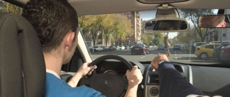 Alumnos y autoescuelas aseguran que la situación es ya "insostenible" Alumnos y autoescuelas aseguran que la situación es ya "insostenible"