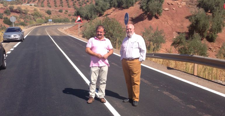 El diputado de Infraestructuras, José Castro, visita las actuaciones realizadas en la vía que une Vilches con la estación de Vadollano. El diputado de Infraestructuras, José Castro, visita las actuaciones realizadas en la vía que une Vilches con la estación de Vadollano.